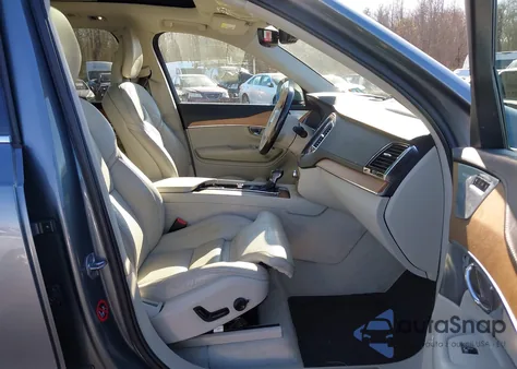 2016 Volvo Xc90 T6 Inscription z USA, uszkodzony, nr VIN YV4A22PL6G1001097